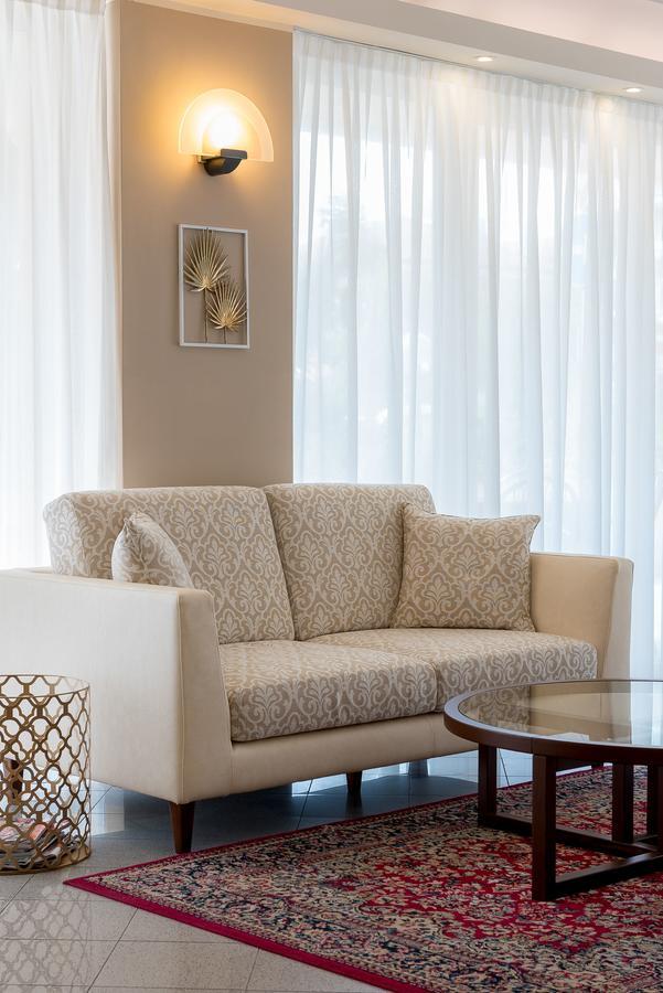 Hotel Tiffany Rimini Bagian luar foto