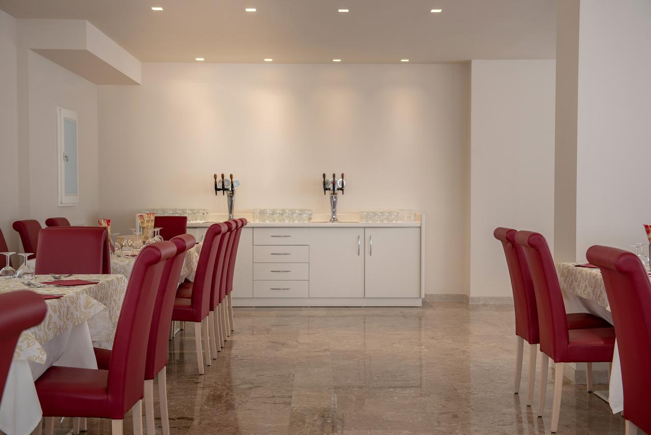 Hotel Tiffany Rimini Bagian luar foto
